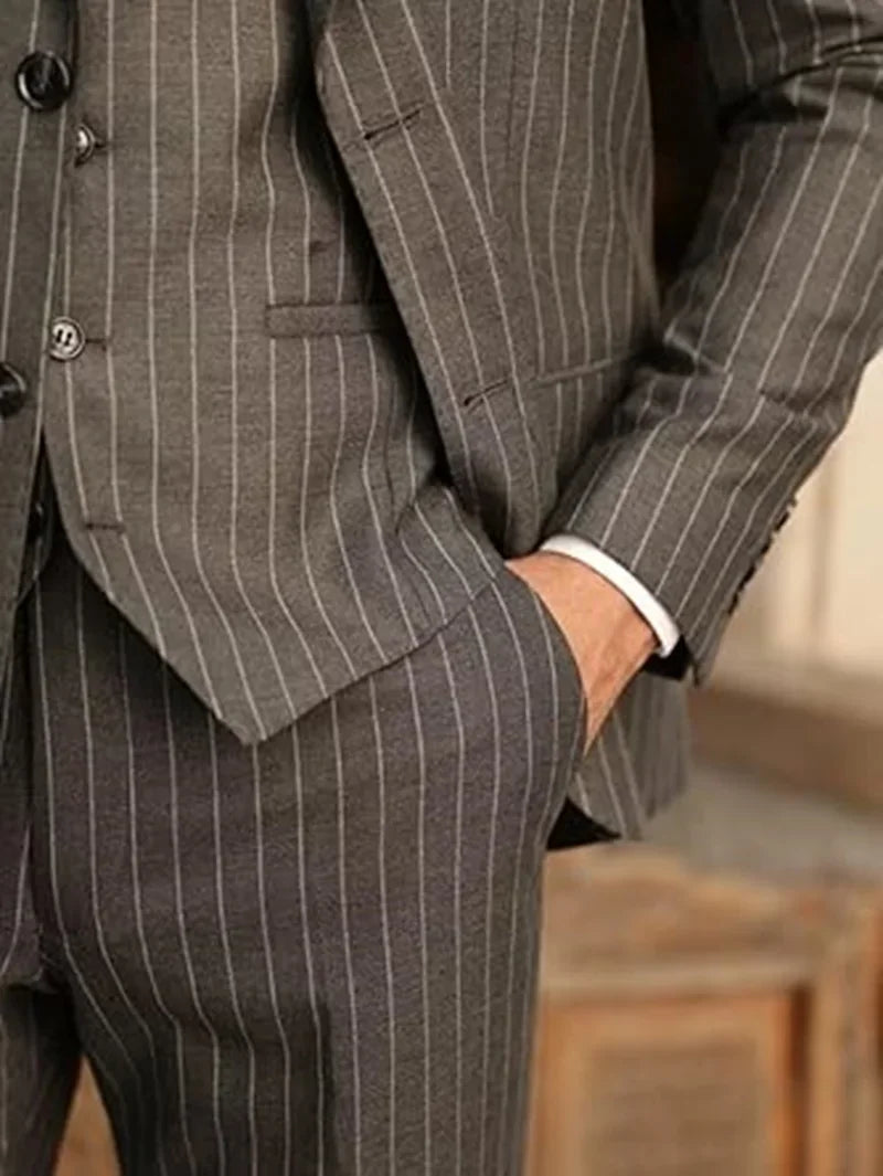 Formal Men's Suits Classic Pinstripe Tuxedos Suit 3 Pieces Blazer Vest and Pant Set Peak Lapel Groomsmen Wedding Dress  Business